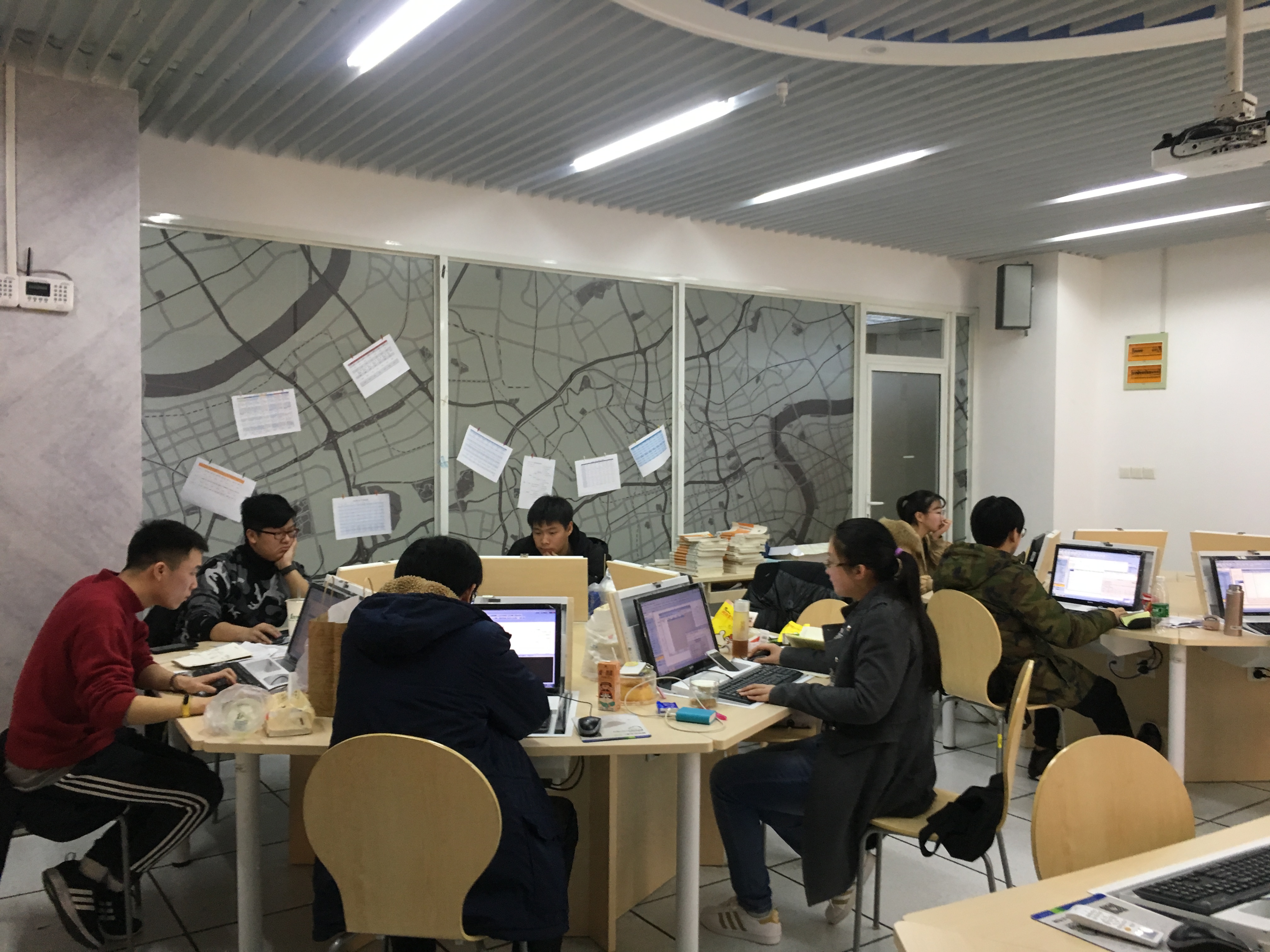 会计系学生积极备赛.jpg